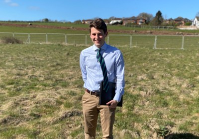 Tomos returns to his roots 